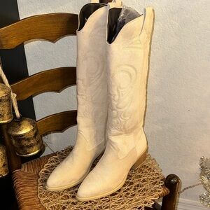 Cream Western Style Women's Boots